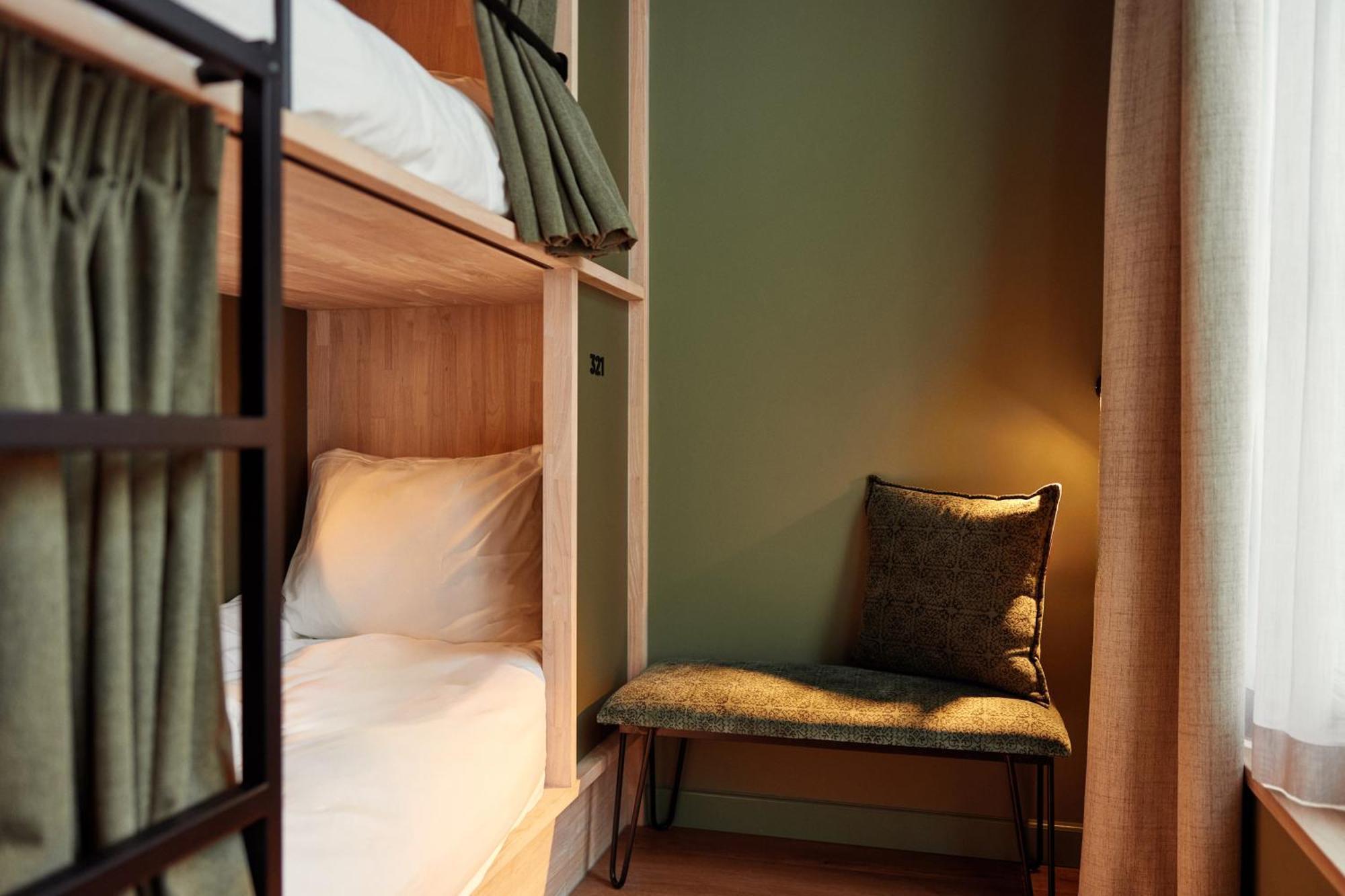 The Elephant Hostel Amsterdam Exterior photo