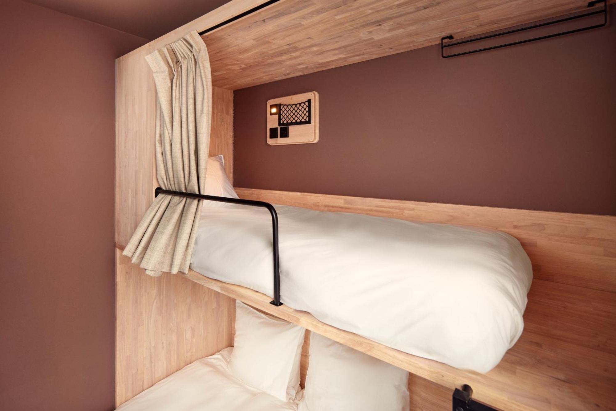 The Elephant Hostel Amsterdam Exterior photo