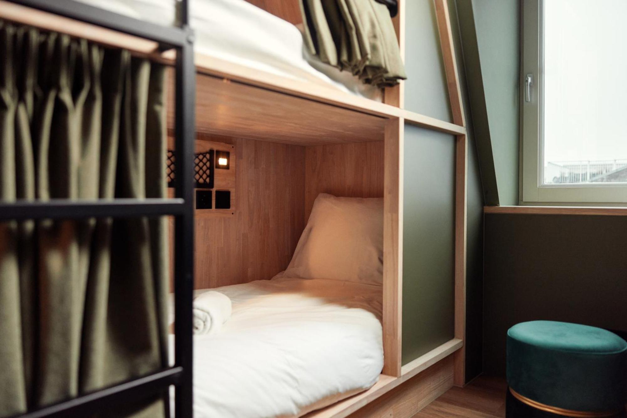 The Elephant Hostel Amsterdam Exterior photo