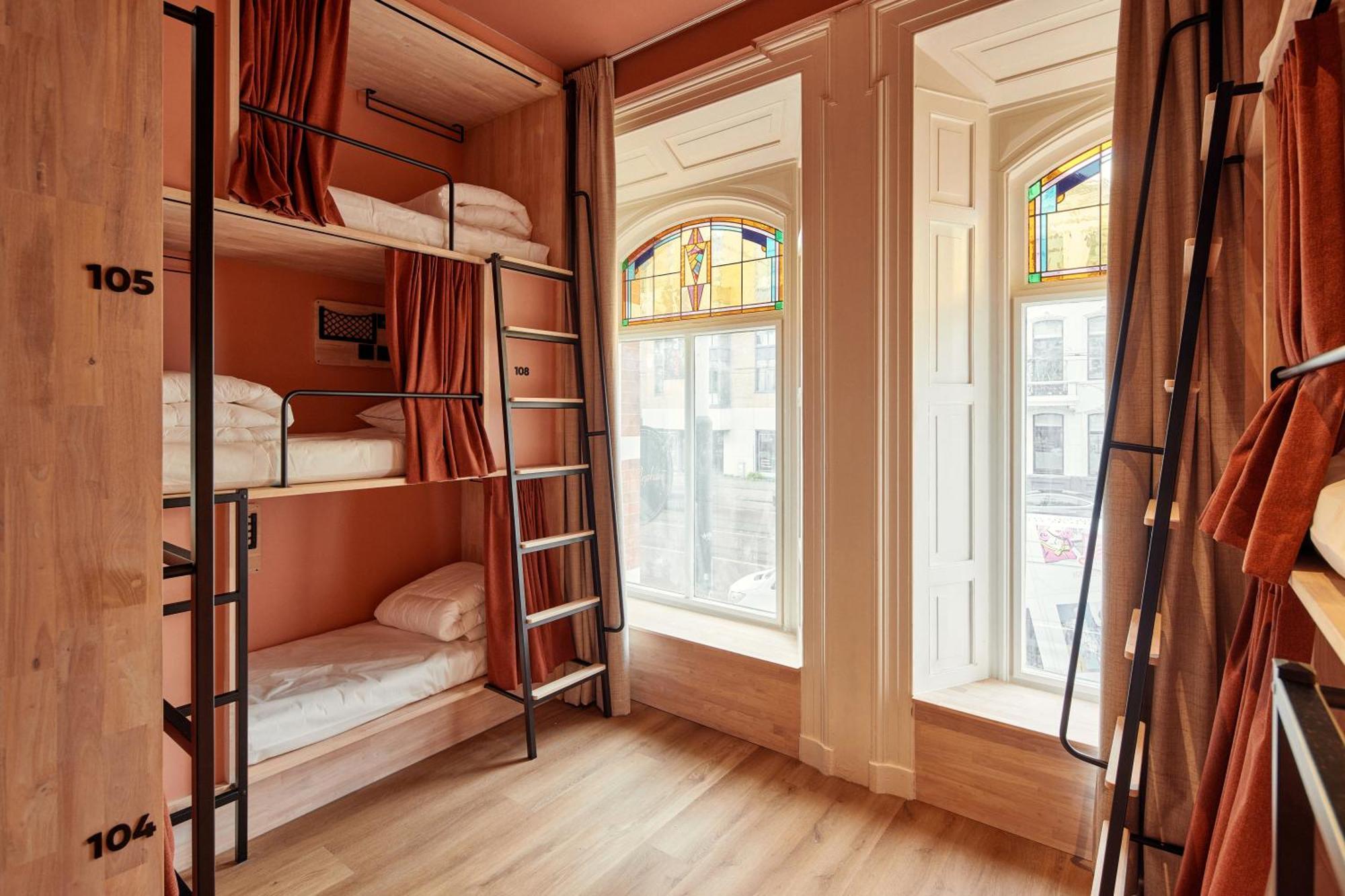 The Elephant Hostel Amsterdam Exterior photo