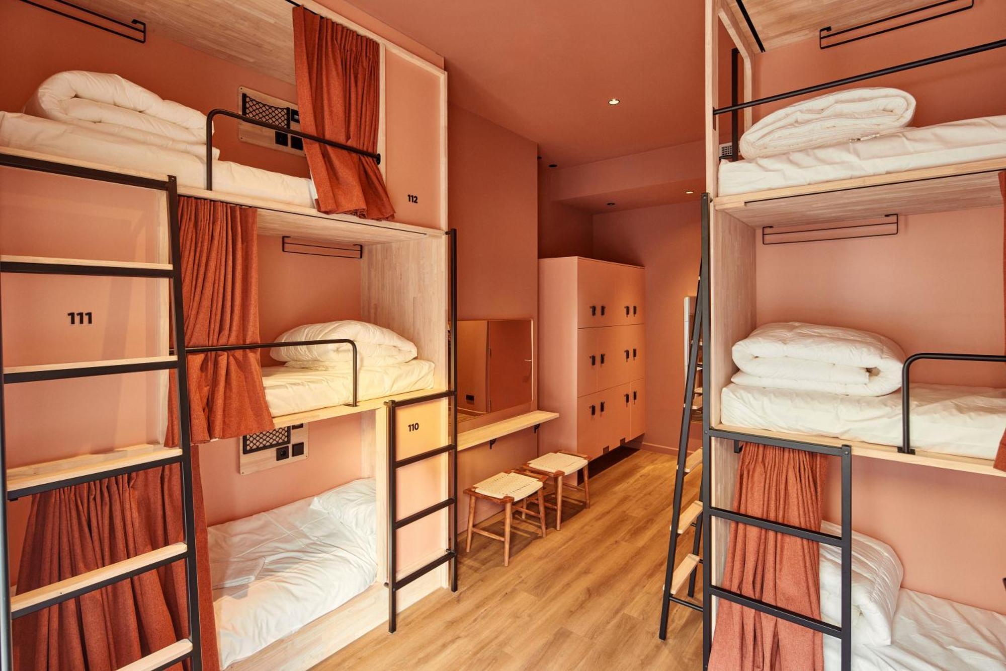 The Elephant Hostel Amsterdam Exterior photo